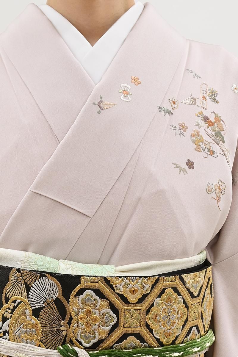 銀座【B-4345】刺繍 訪問着 灰桜色 松竹梅に宝尽くし文など:身丈169.5