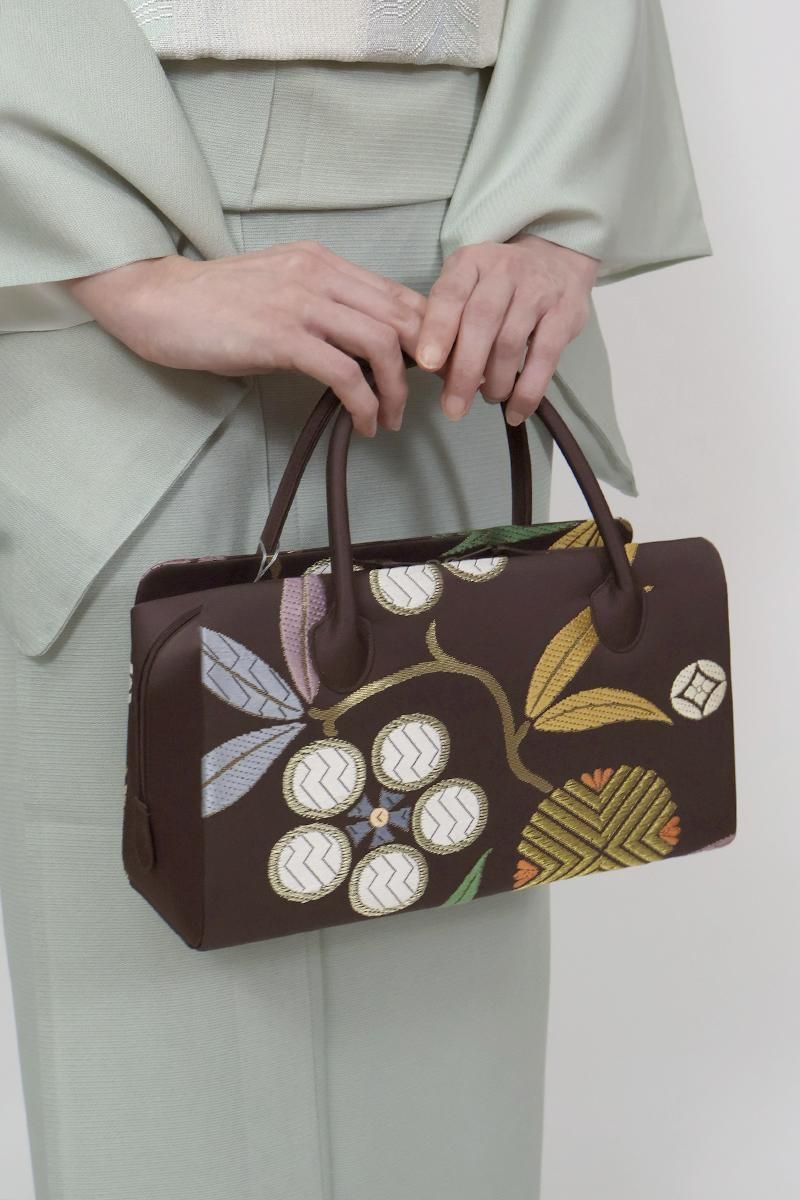 G-3044】利休バッグ 焦茶色 笹蔓文 - 銀座きもの青木｜長く大切に着