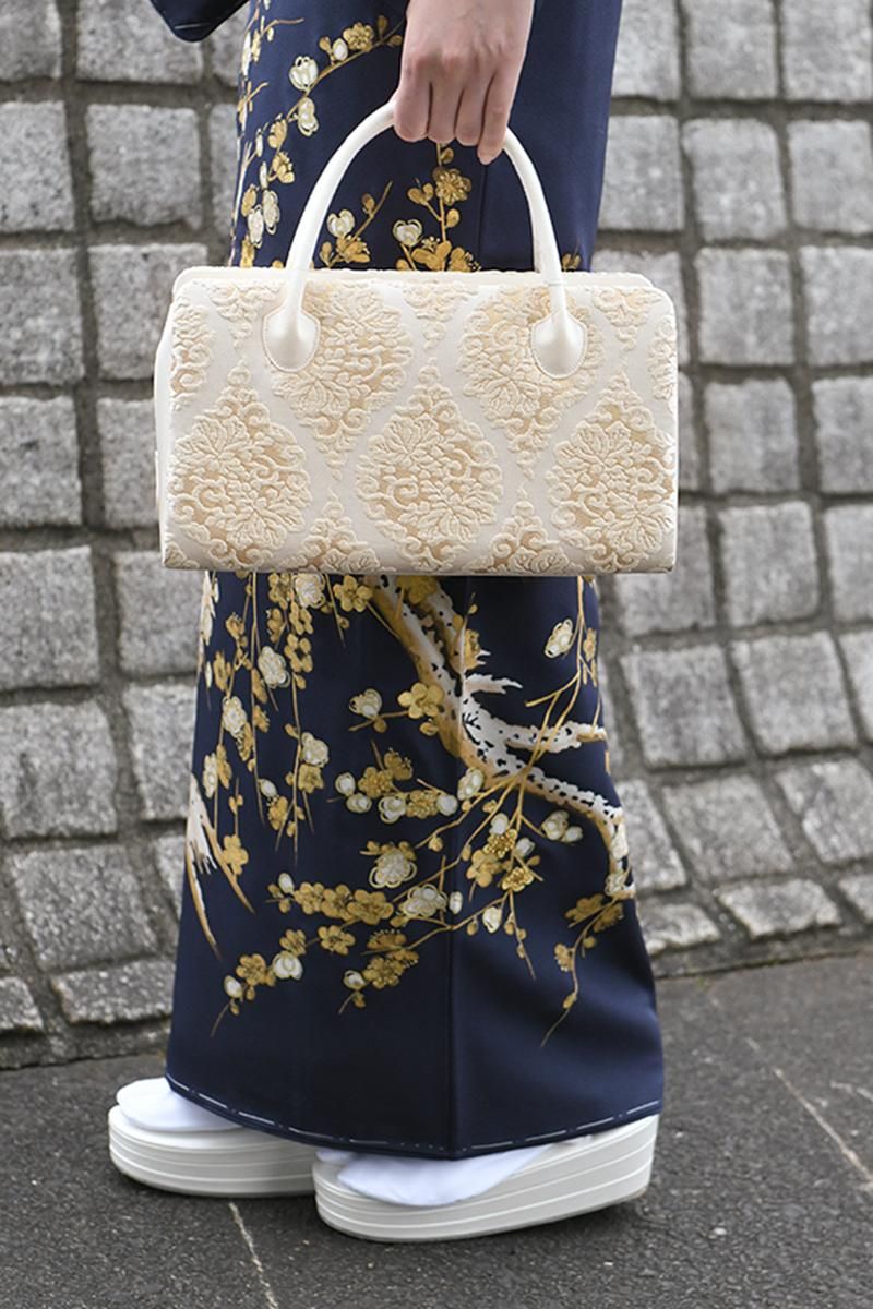 G-3227】利休バッグ 桐立涌文 白色系 - 銀座きもの青木｜長く大切に着