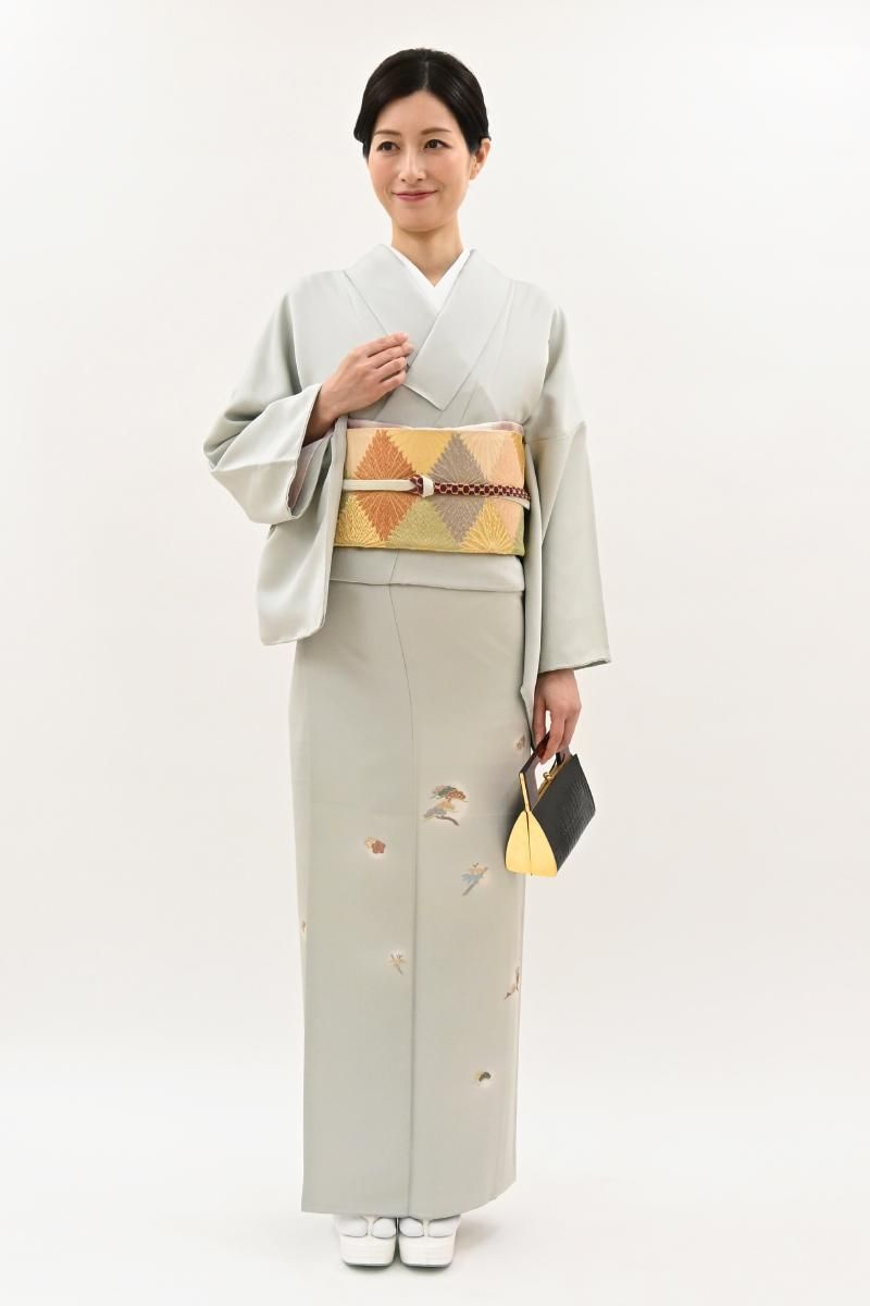 銀座【B-4413】刺繍 付下げ 蕎麦切色 松竹梅の図（落款入） :身丈167