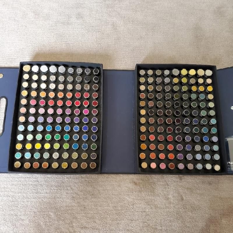 色見本帳 | 色毛玉 全216色 - AGI ウール織じゅうたん専門 webショップ