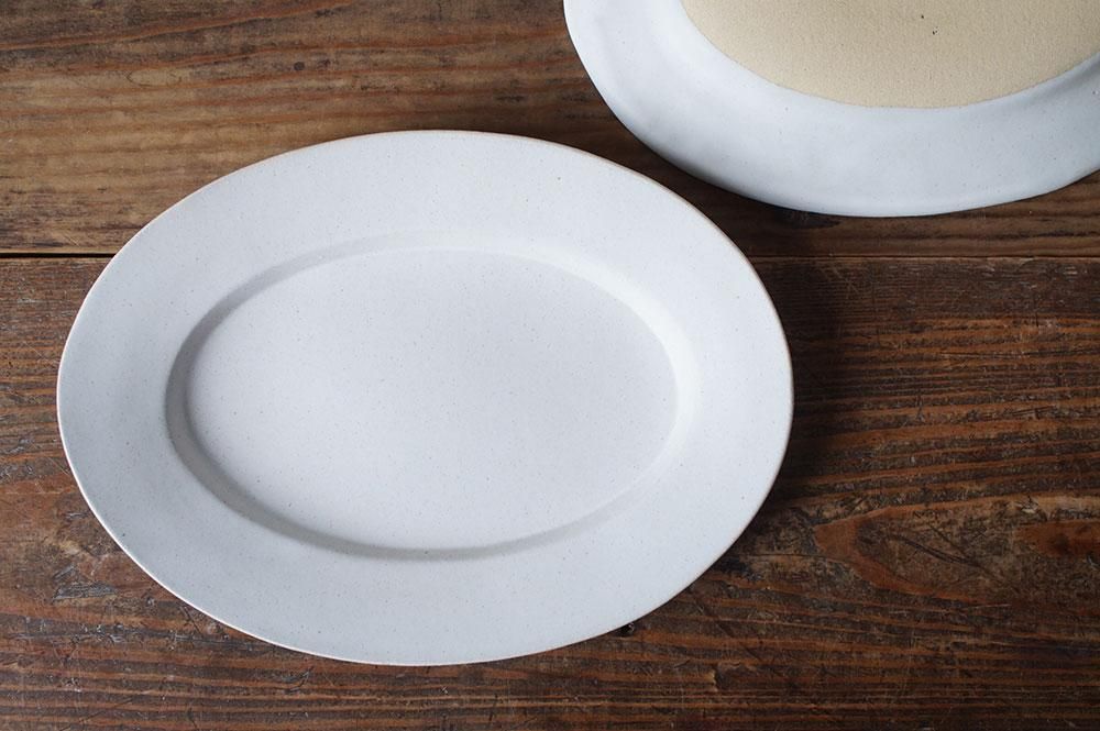 キ33 ホワイト 楕円太リム皿 大 - 益子焼の小さな窯元「よしざわ窯