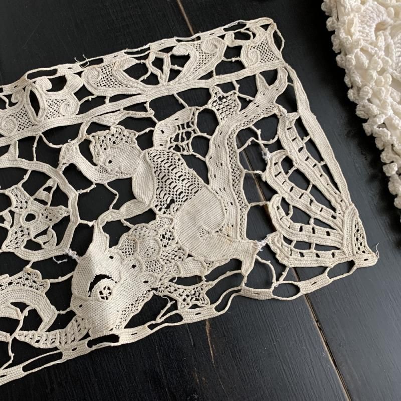 アンティークレース天使モチーフ