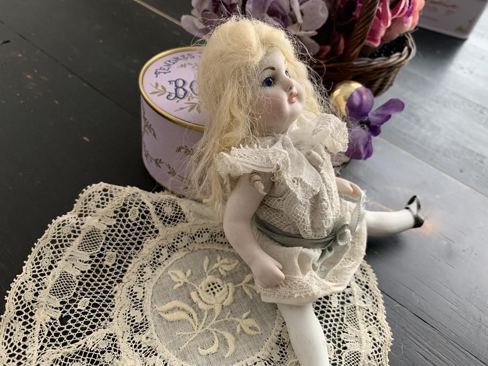 アンティークビスクドールwhitelace