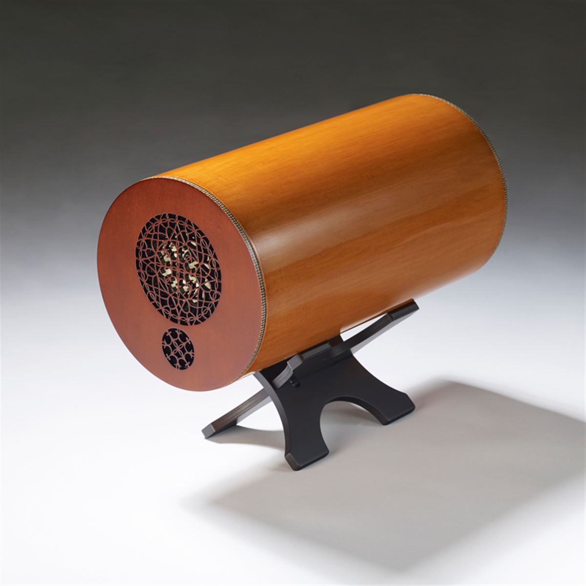 エムズシステム、IDC大塚家具オリジナル波動スピーカー「グラナダ