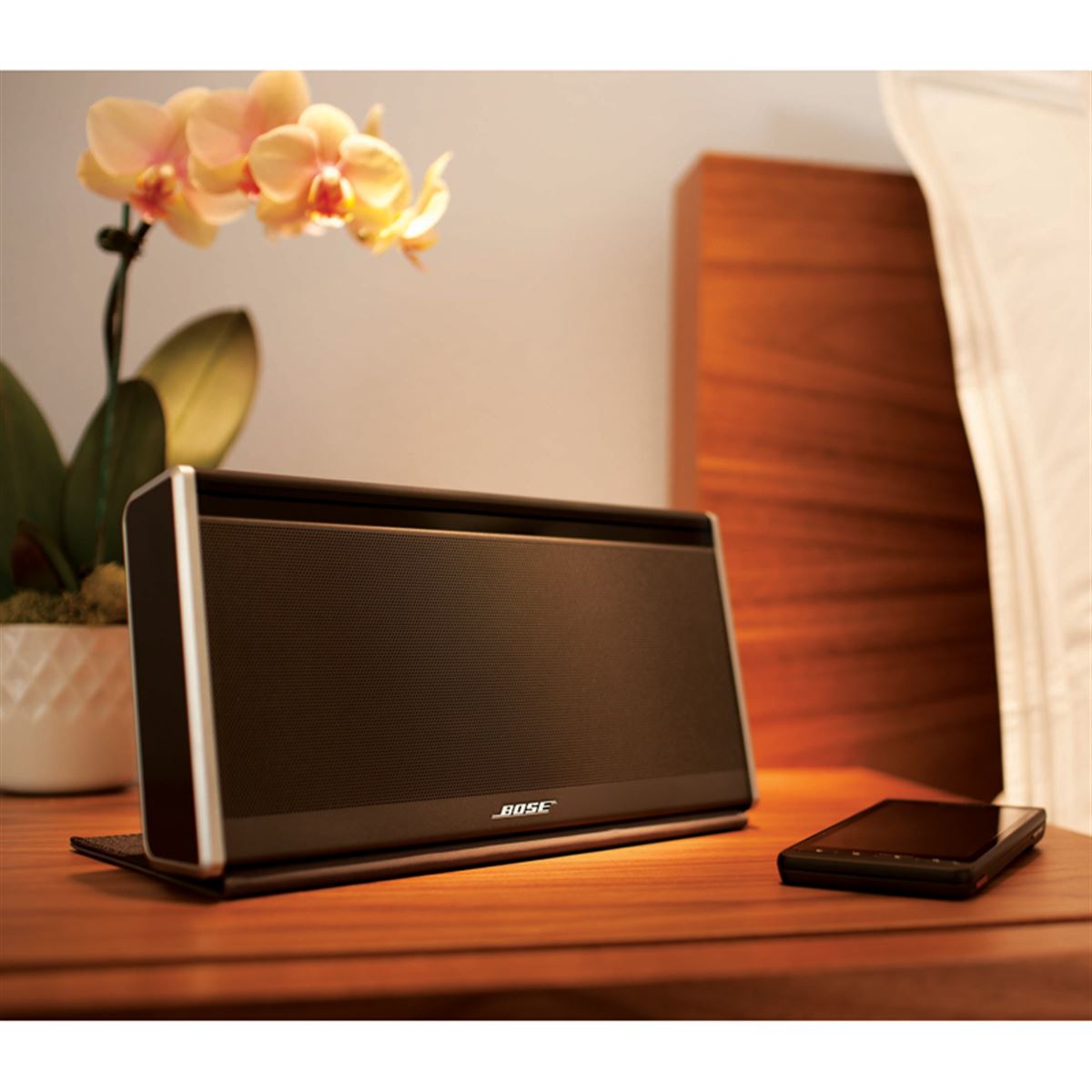 BOSE、Bluetooth対応の薄型ポータブルスピーカー - 価格.com