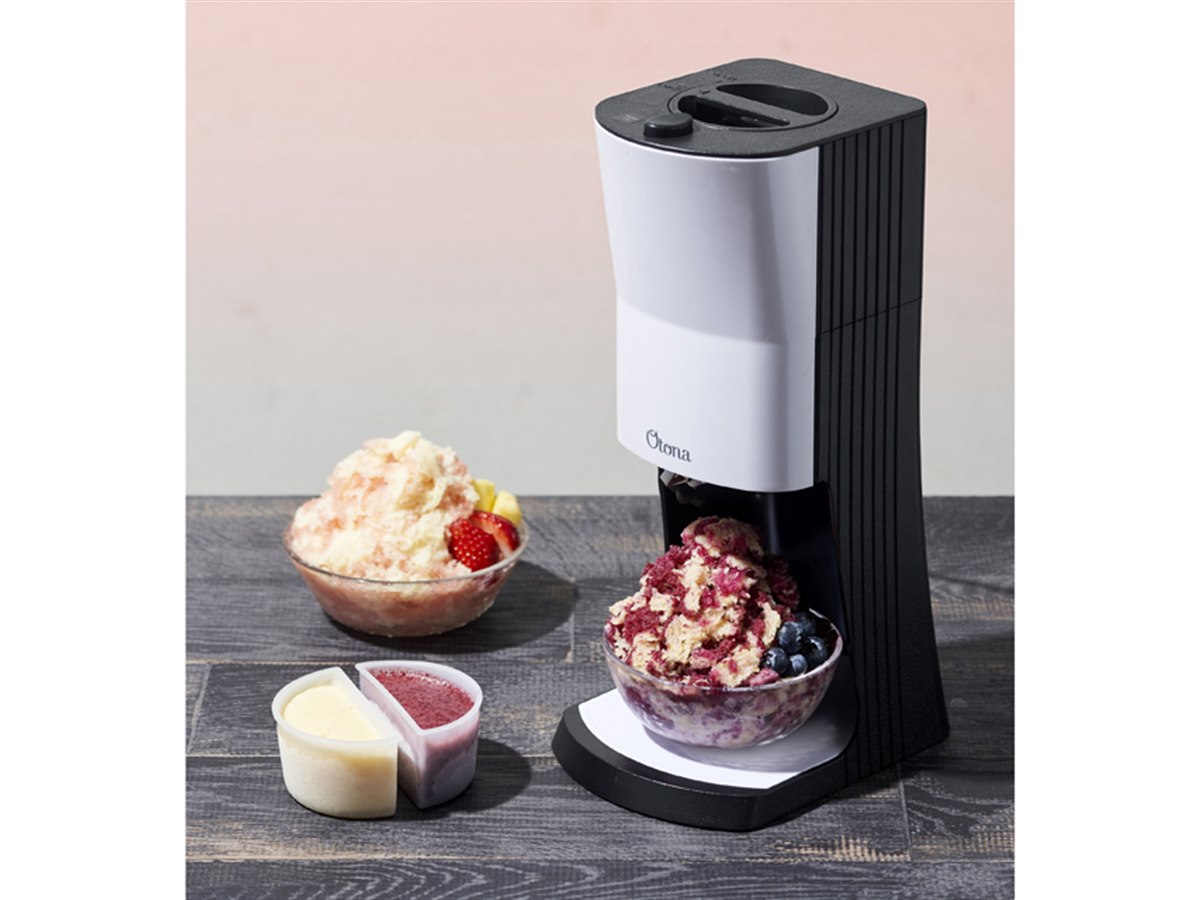 ドウシシャ、2色のかき氷が出てくる「電動ふわふわ とろ雪かき氷器