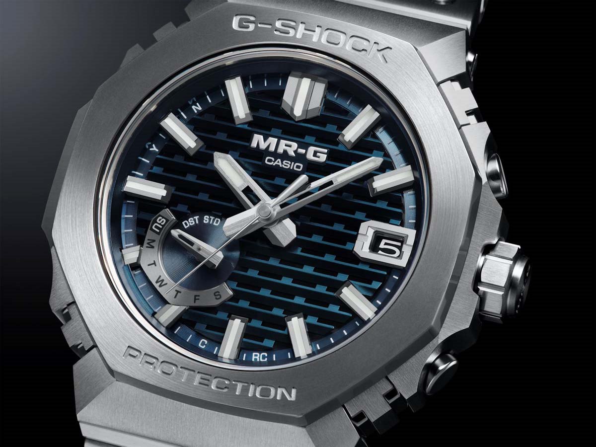 カシオ、G-SHOCK最上位「MR-G」から青の伝統色「縹色」をあしらった