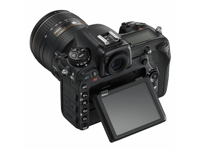 ニコン、153点AFや10コマ連写対応のAPS-C一眼レフ最上位「D500