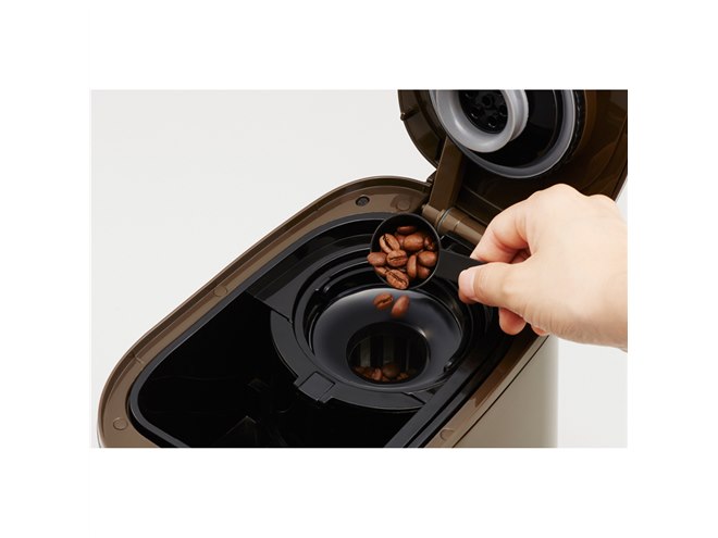 ビタントニオ、シンプル機能＆デザインのミル内蔵全自動コーヒー