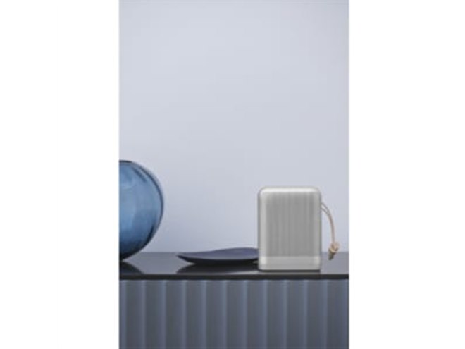 B&O Play、360度サウンドのBluetoothスピーカー「Beoplay P6」に新色