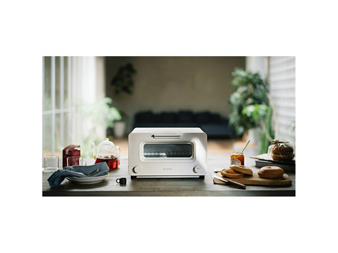 BALMUDA The Toaster」がリニューアル、新色「ベージュ」も追加して9
