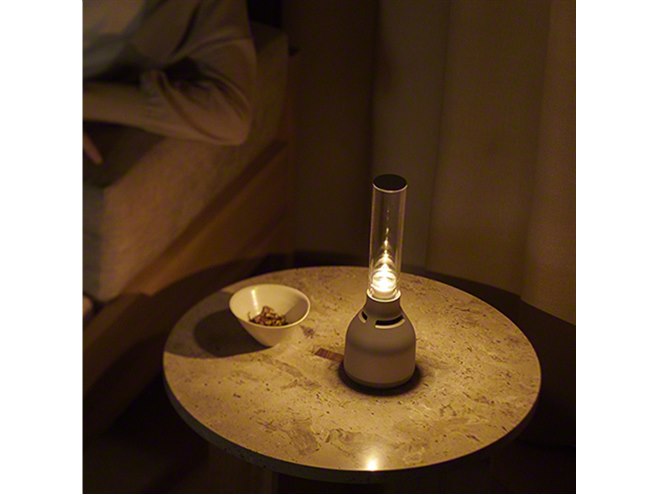 ソニー、有機ガラス管から音が広がるBluetoothスピーカー「LSPX-S3