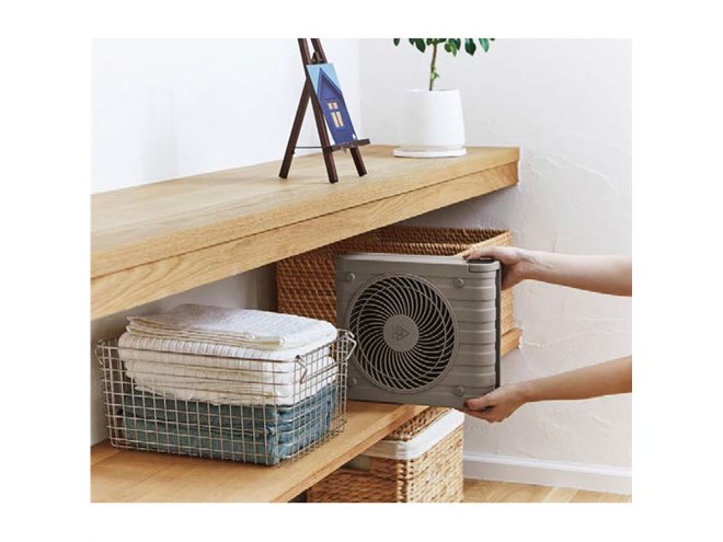 太陽光で充電・給電できる「SOTOMO ソーラーパワーファン APF-560」5