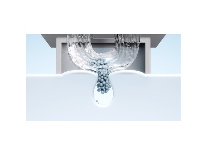 SALONIA、水流×吸引のW洗浄設計を採用した毛穴洗浄器「アクア