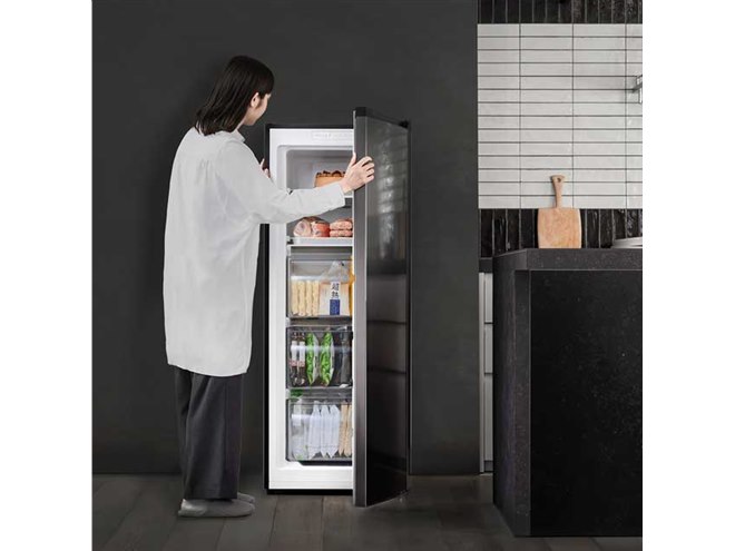 ツインバード、上品なメタリックブラックを採用した容量161Lの1ドア