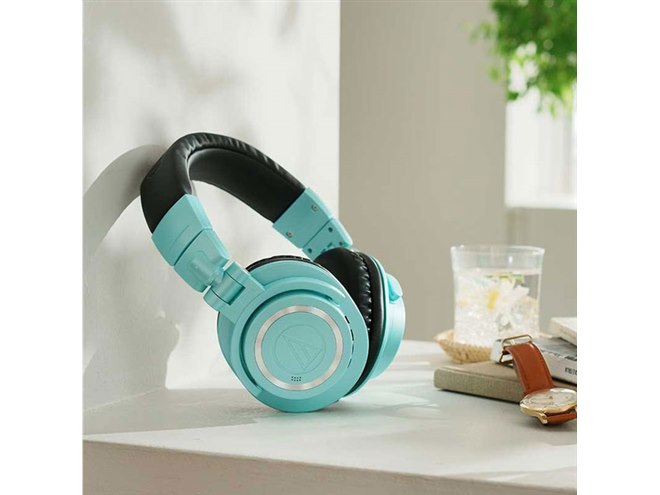 オーテク、モニターヘッドホン「M50x シリーズ」に限定色アイスブルー