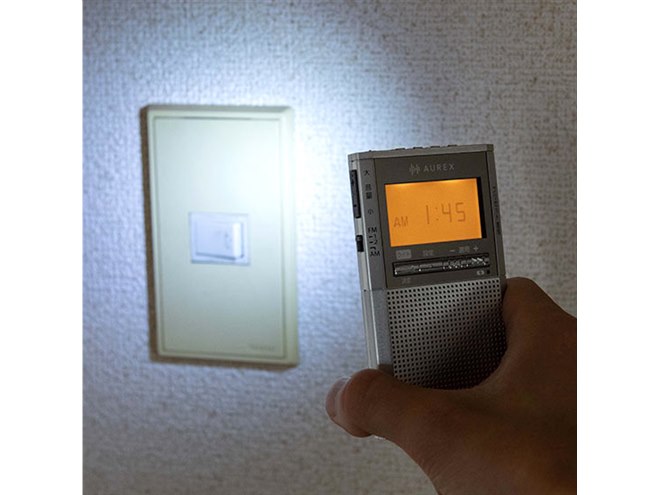 東芝、充電池が付属した2WAYポケットラジオ「TY-SCR70」 - 価格.com