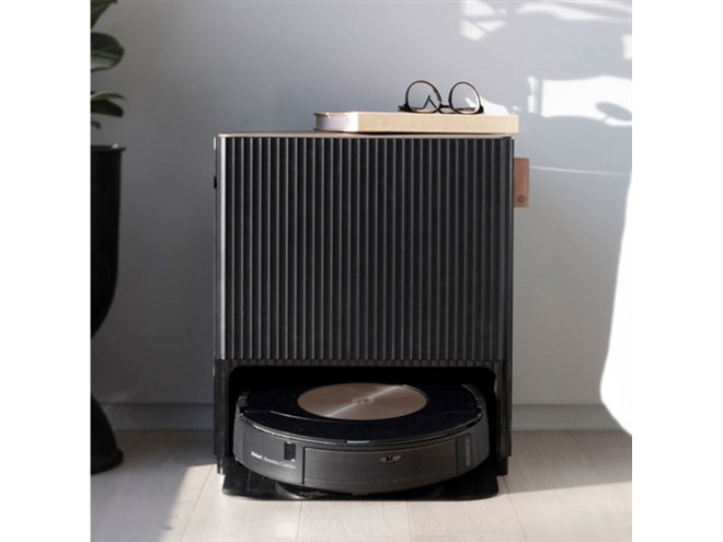 アイロボット、自動給水に対応した最上位ロボット掃除機「ルンバ