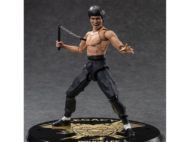 バンダイ、「ブルース・リー」可動フィギュアにスペシャルデザイン台座
