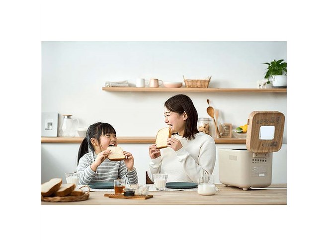 アイリスオーヤマ、「ふんわり食パン」メニュー搭載ホームベーカリーを