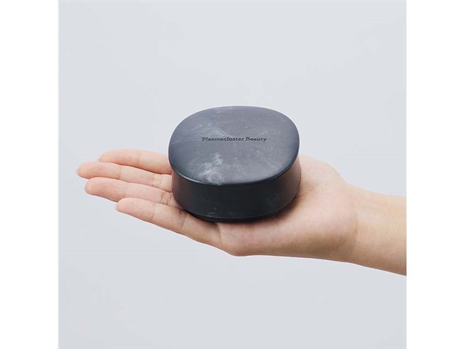 シャープ、“サラサラ髪になる”プラズマクラスターヘアブラシ「Smoome