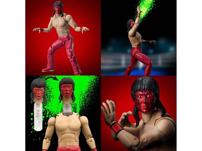 毒霧噴射ギミック付き、グレート・ムタのアクションフィギュアを