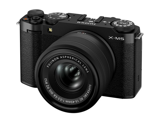 富士フイルム、約355gの軽量ボディを実現したミラーレスカメラ