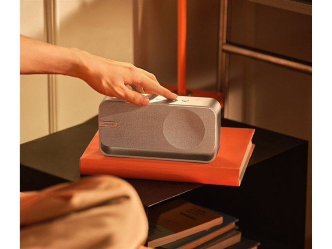 ボーズ、“重低音を振動で再現”するコンパクトな「SoundLink Home