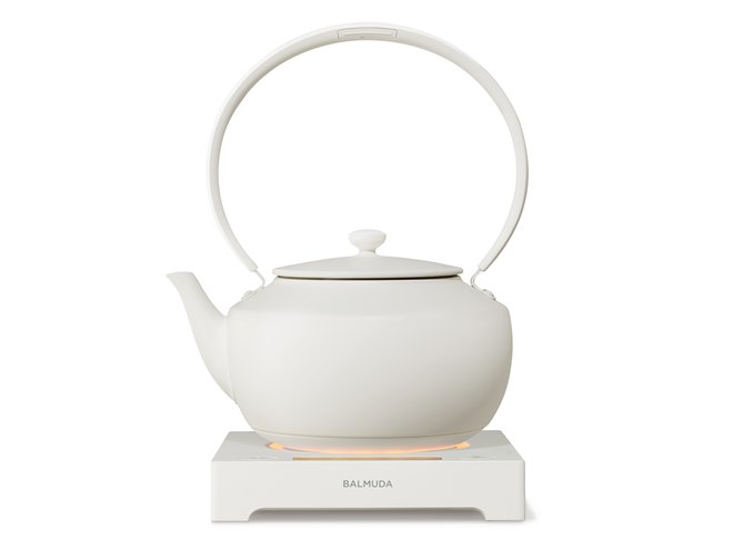 バルミューダ、やかんのようなデザインの電気ケトル「MoonKettle