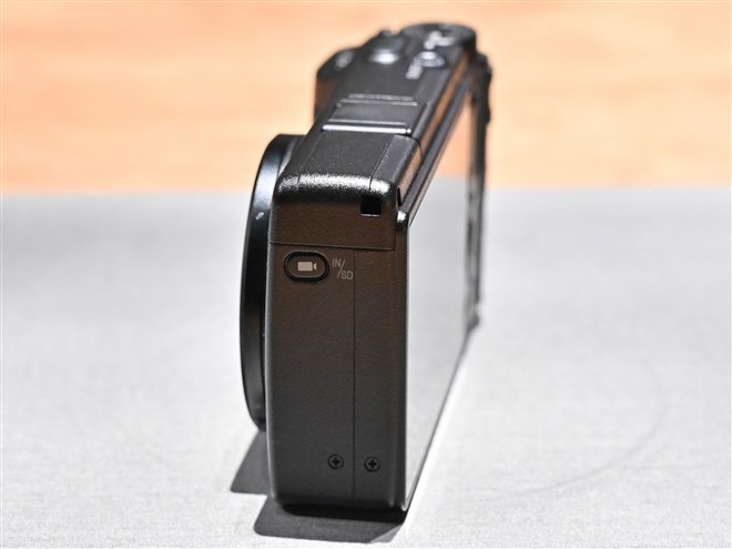 195,000円、新型センサーや新開発レンズを採用した「RICOH GR IV