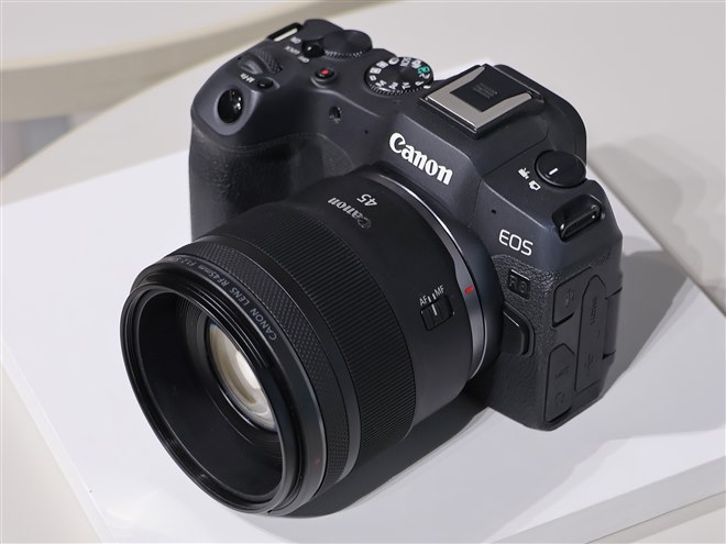 66,000円、キヤノンからF1.2の大口径標準単焦点レンズ「RF45mm F1.2