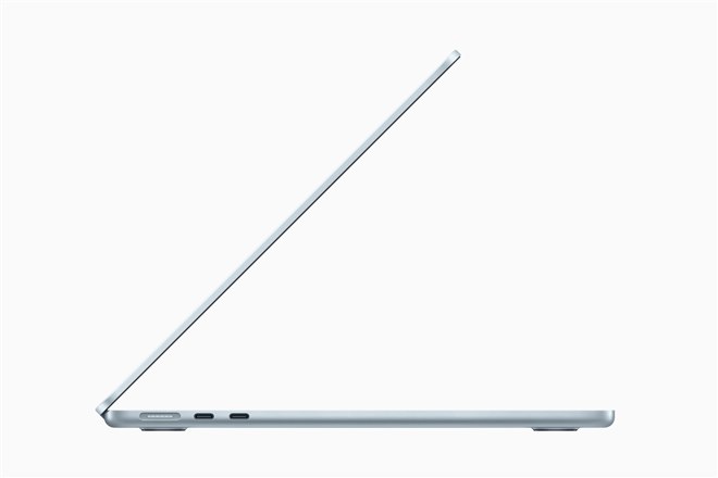 アップルがM4チップ搭載の新型「MacBook Air」発表、新色スカイブルー