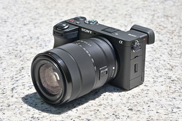 SONY α6700 ILCE-6700M 高倍率ズームレンズキット [ブラック] 価格比較