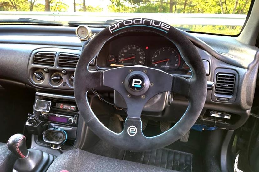 プロドライブ」のステアリングに交換したら、握り心地と操舵感が激変