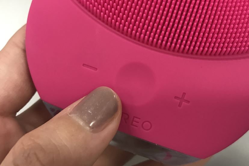 世界初のシリコン製スキンケアデバイス、FOREO「LUNAシリーズ」が日本