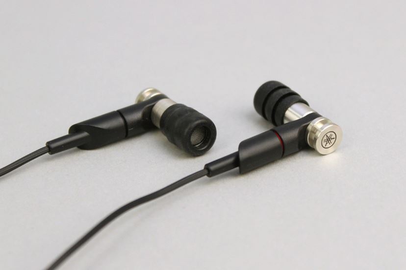あのヒットモデルからどう進化した？ ヤマハのハイレゾイヤホン「EPH