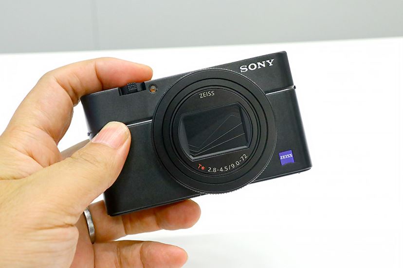 ソニー「RX100 VII」はポケットに入る「α9」。20コマ/秒の連写や