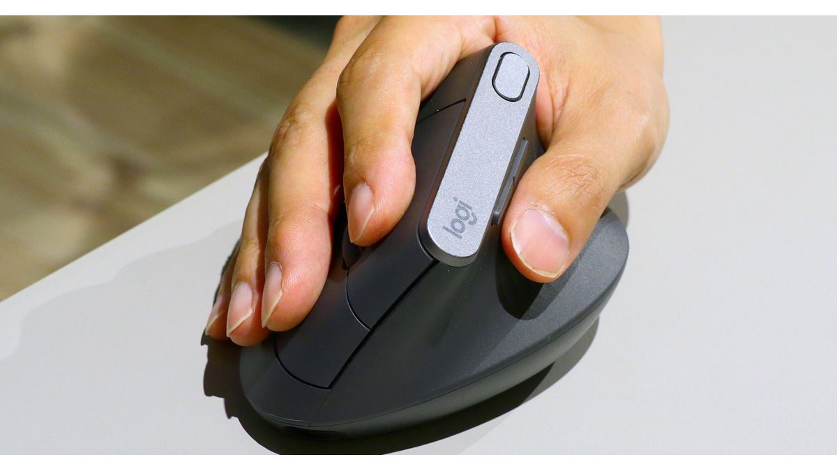 ロジクール初の縦型マウス「MX Vertical」登場！ 肩こりや腱鞘炎に悩む