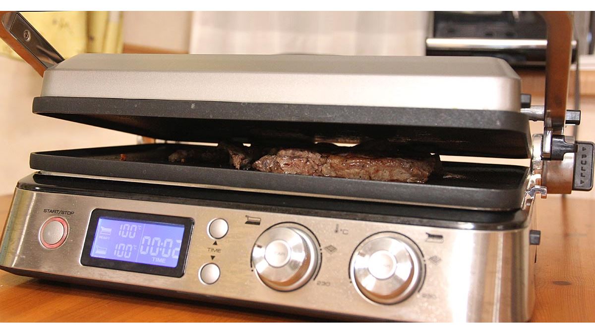 これはドヤれる家電！ デロンギ「マルチグリルBBQ」で肉をジュージュー