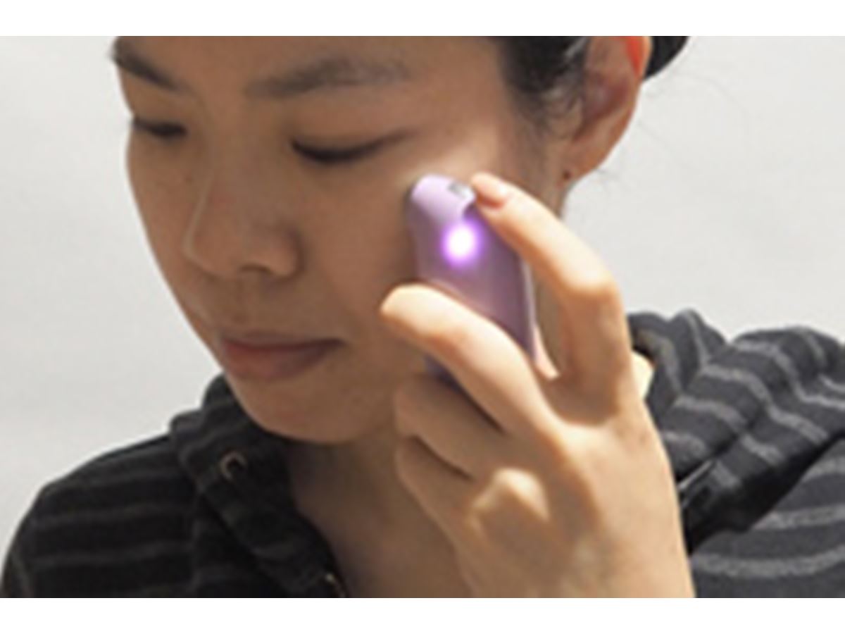 目元専用レーザー美容器「トリア・スキン エイジングアイケアレーザー