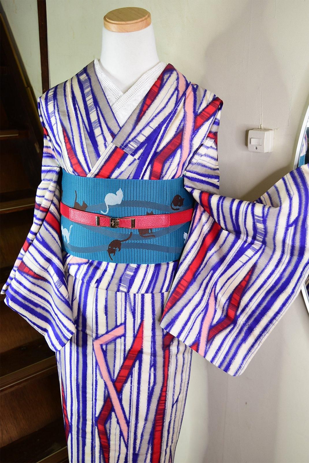 ジオメトリック・アートのような幾何学模様モダンな銘仙袷着物