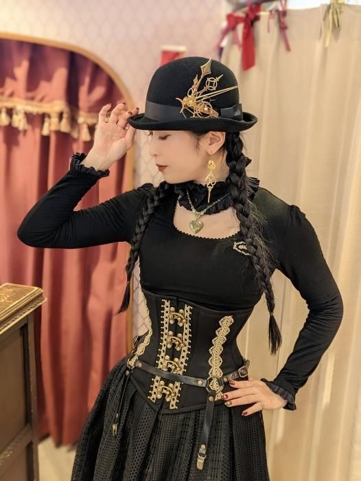 即納可能】フェイクレザーガーターベルト（アンティークゴールド金具