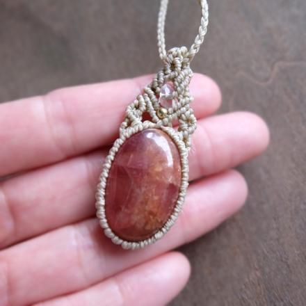 インド産インカローズ（ロードクロサイト）天然石マクラメ編み