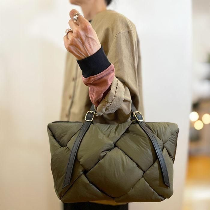 VIOLAd'ORO（ヴィオラドーロ）ナイロンボンティングメッシュバック