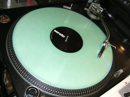 serato、コントロールヴァイナル、スクラッチライブ、scratch Live