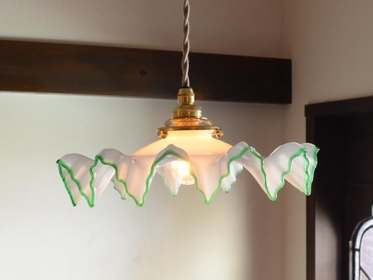 アンティーク ミルクガラス フリル ペンダントランプ｜アンティーク