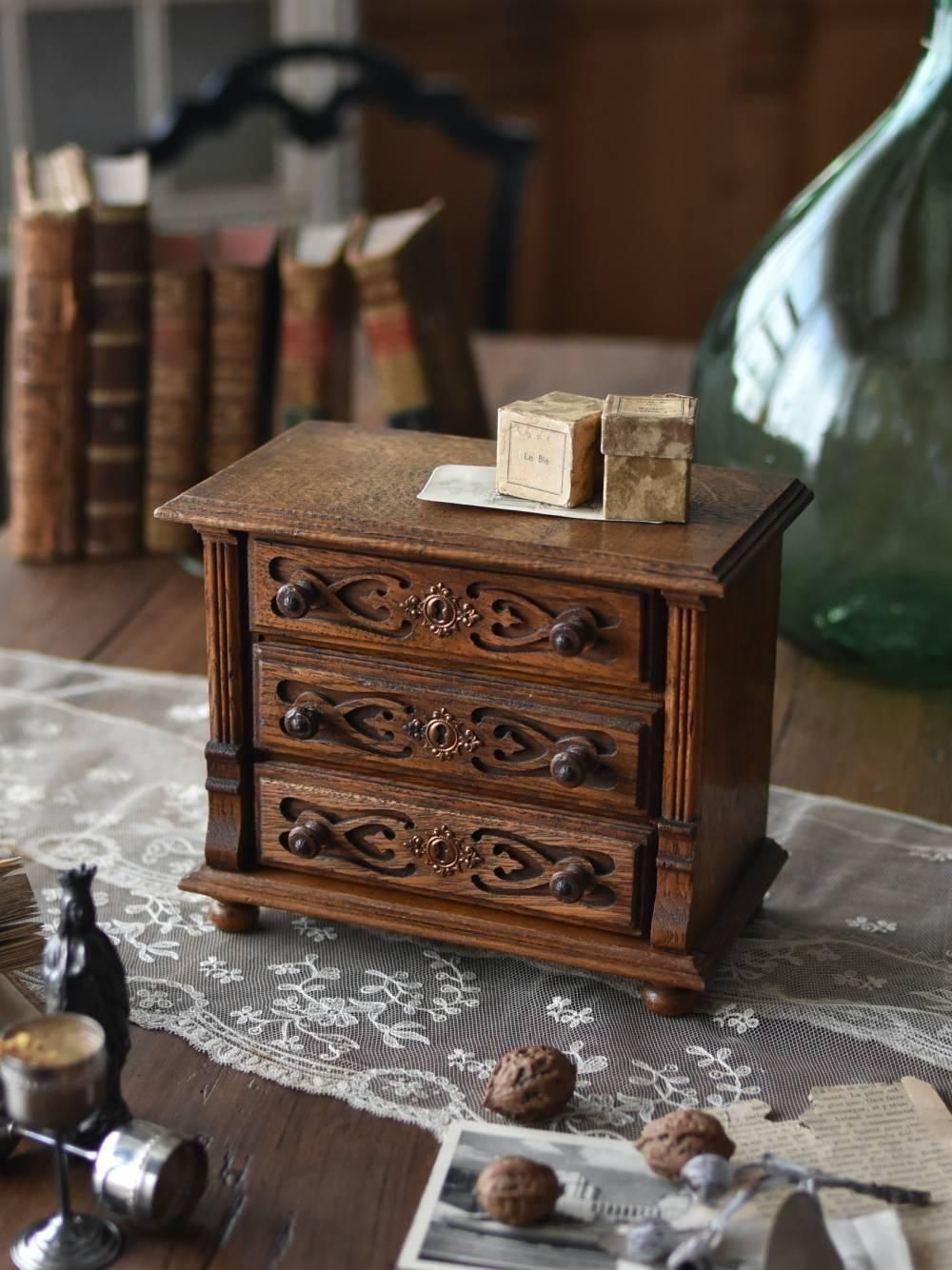 3段ミニチェスト フランスアンティーク家具 ドール用家具 卓上ディスプレイ