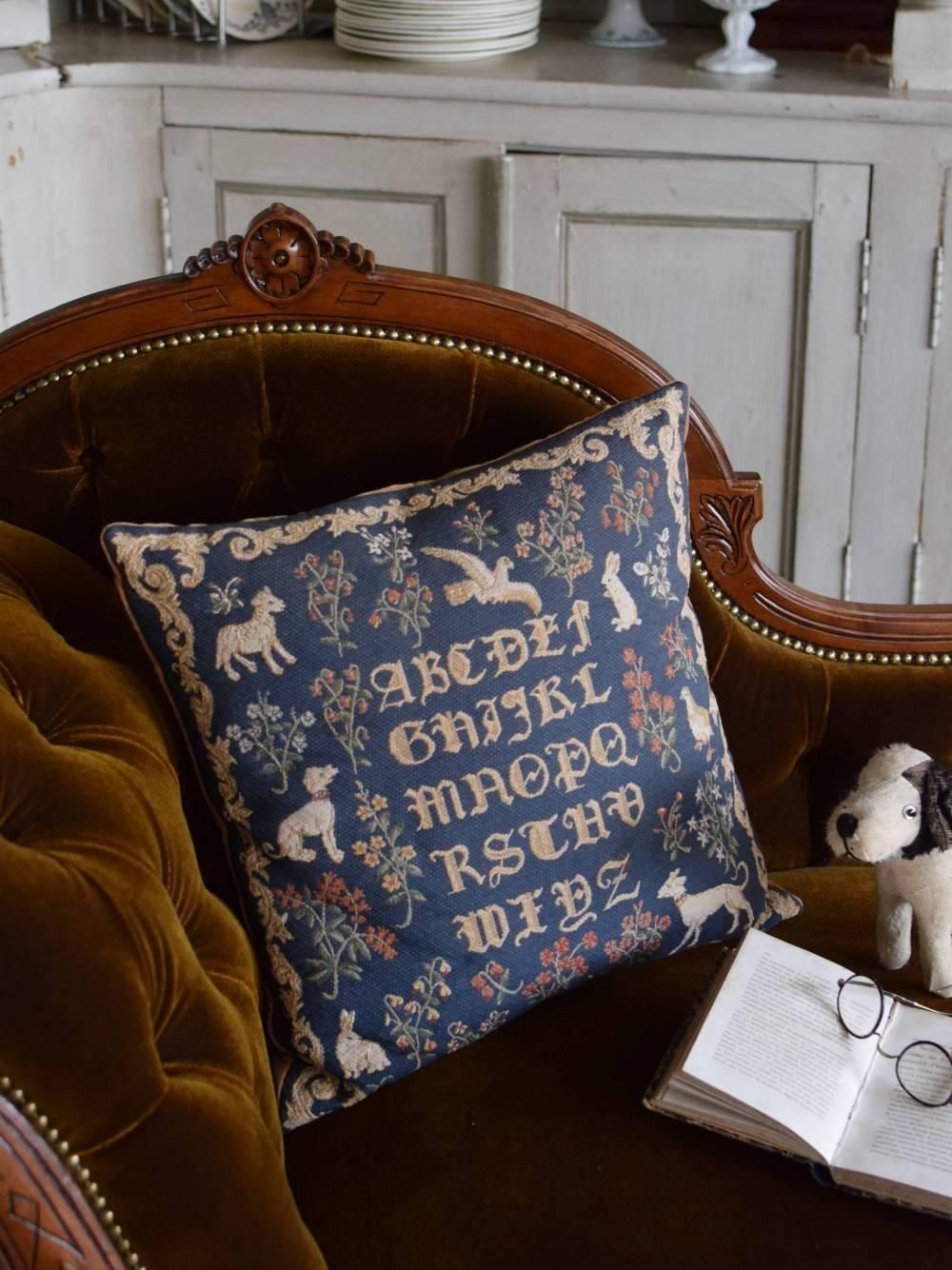 フランスアンティーク ゴブラン織りクッション フラワー