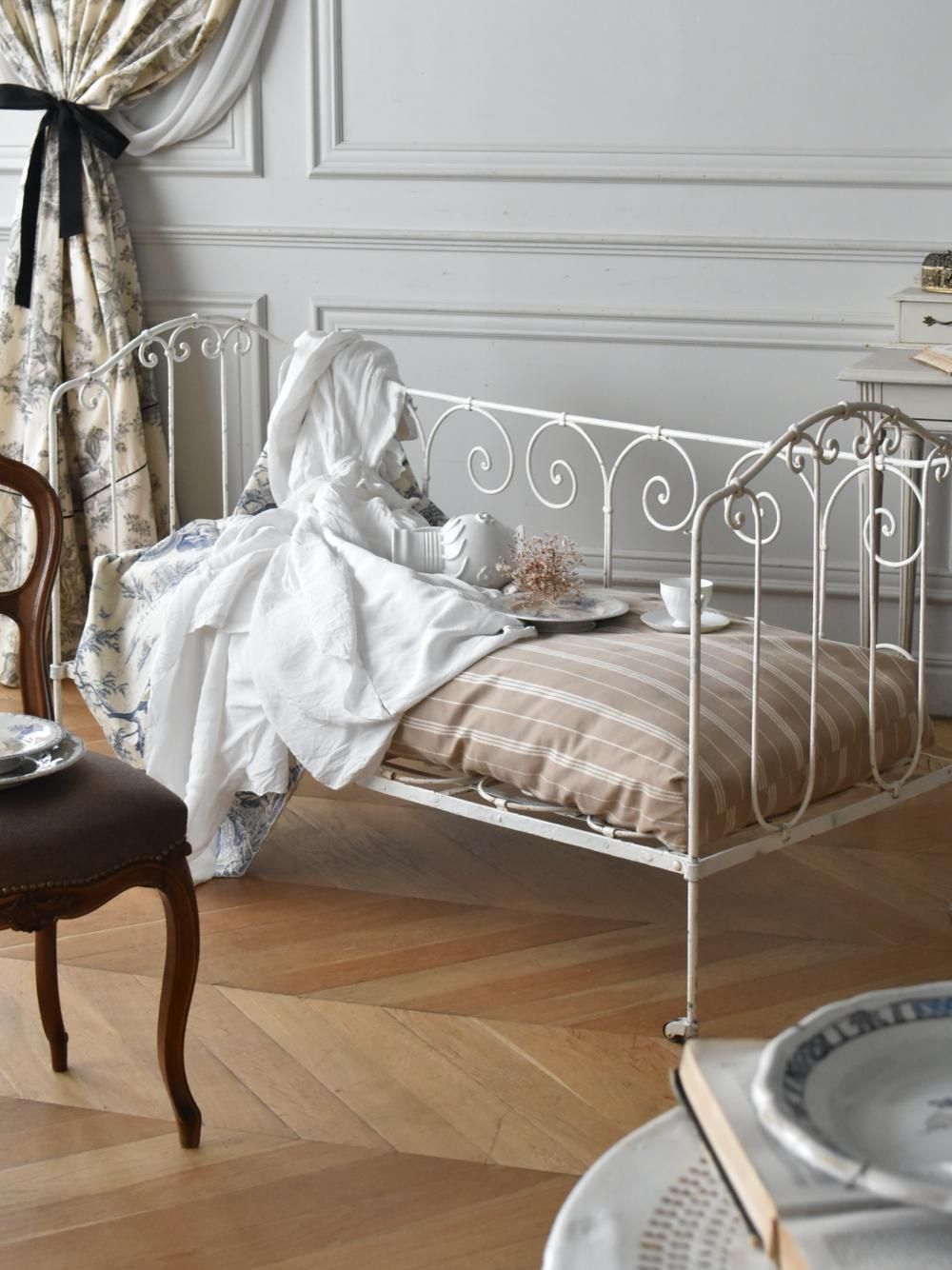 アンティークアイアンベッド アイアンベビーベッド.2 フレンチソファ